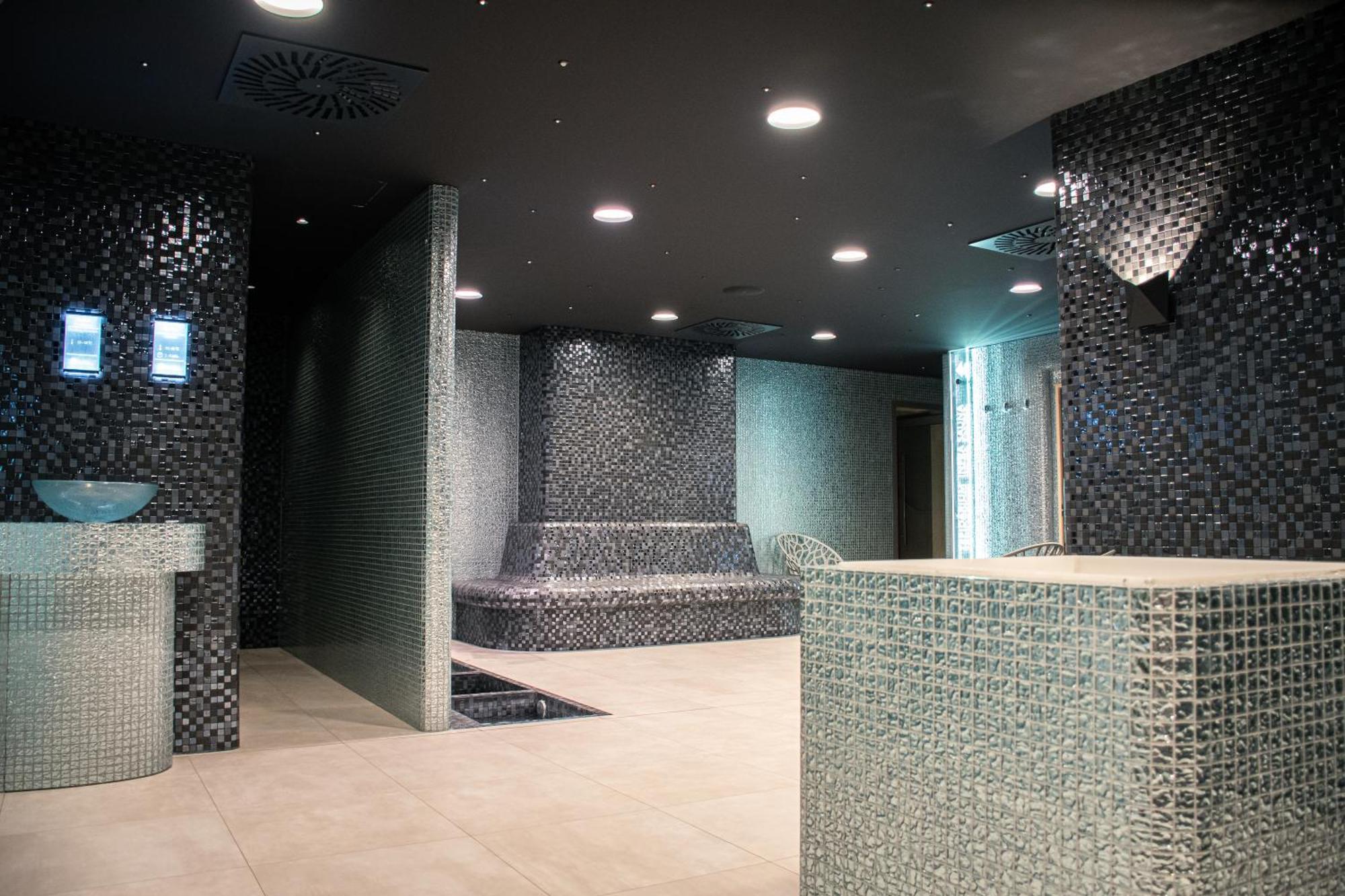 Rm Hotel Wellness & Congress Prievidza Luaran gambar