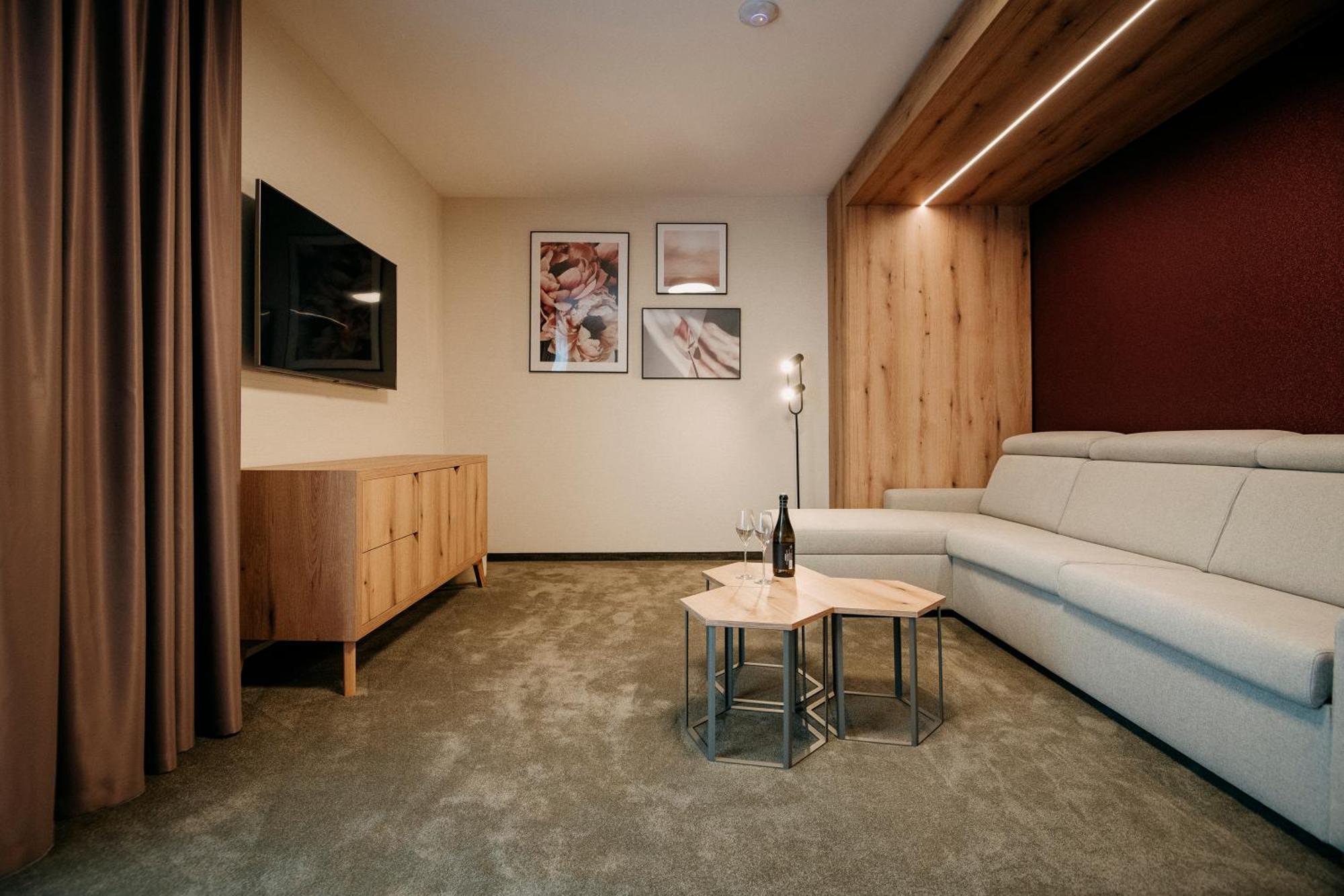 Rm Hotel Wellness & Congress Prievidza Luaran gambar