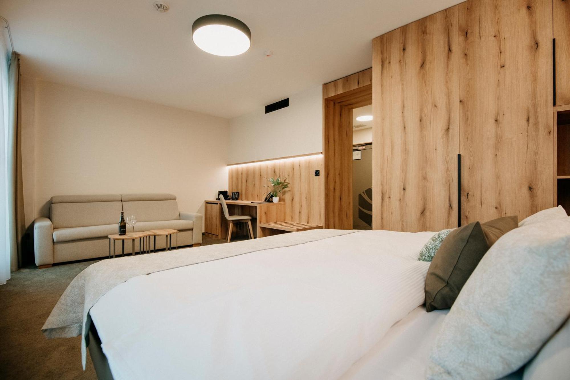 Rm Hotel Wellness & Congress Prievidza Luaran gambar