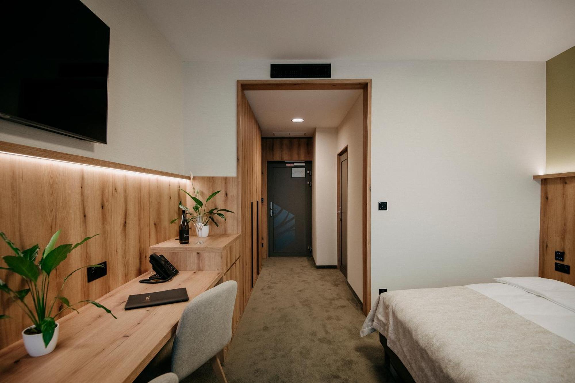 Rm Hotel Wellness & Congress Prievidza Luaran gambar